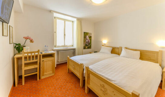 HOTEL CENTRALE (B&B) Poschiavo