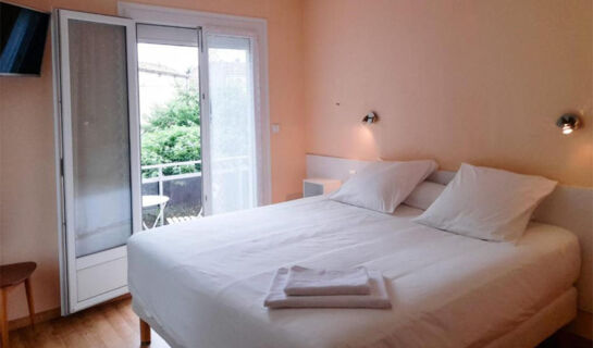 PLATANES HOTEL (B&B) Étauliers