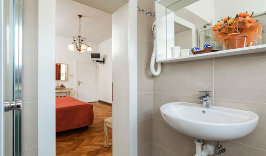 VILLA ALBERTINA (B&B) Lido von Venedig