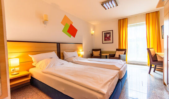 HOTEL UND RESTAURANT NEHRENER HOF (B&B) Nehren