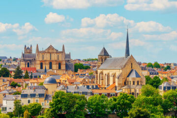 HÔTEL AKENA POITIERS NORD FUTUROSCOPE (B&B) Chasseneuil du Poitou